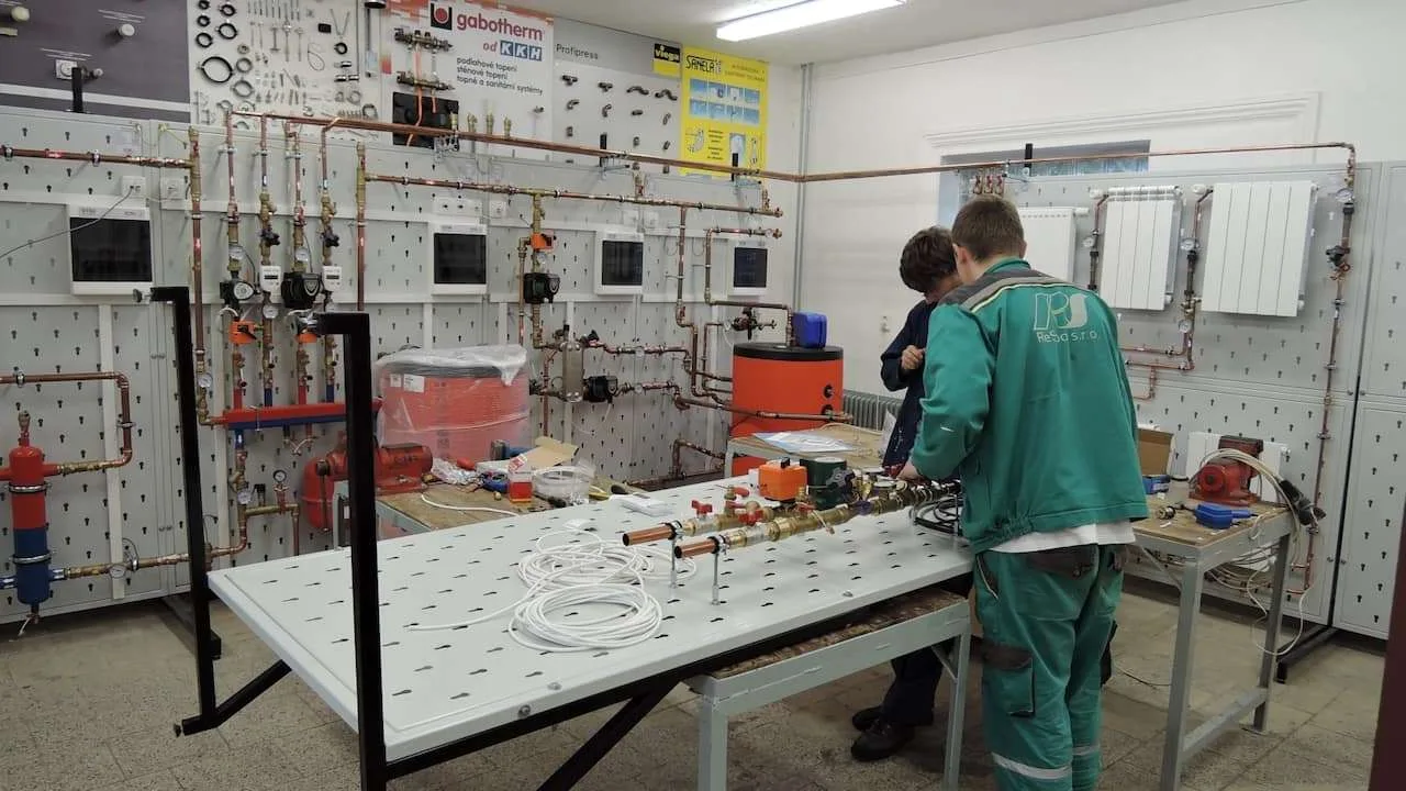 sou-stavebni-opava-mechanik4